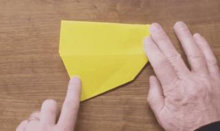 折回旋纸飞机的方法 回旋纸飞机最简单的